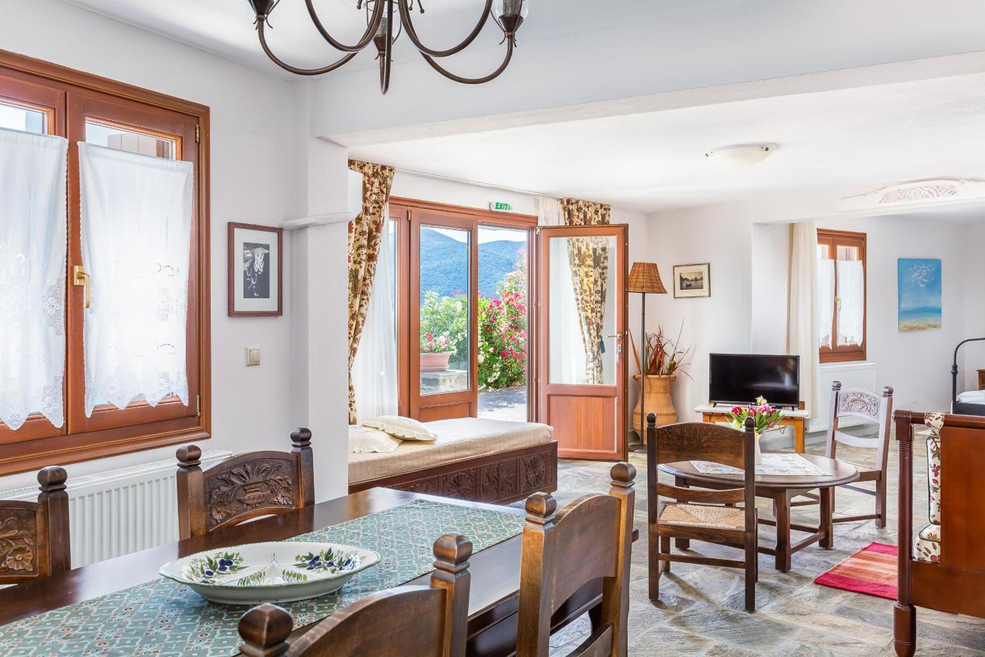 Stolios Apartment Skopelos Town Exterior photo